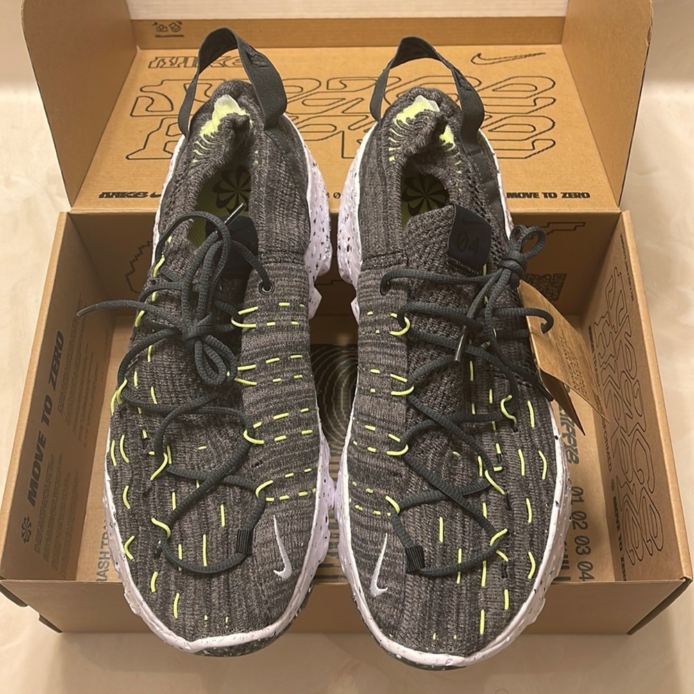 Nike Space Hippie 04 Mens Athletic Shoes Black Volt NEW CZ6398-010 Size 11 Men